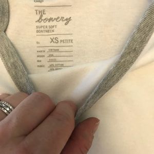 Quarter length white tee